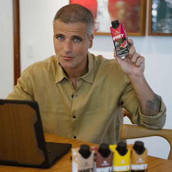 Bruno Gagliasso é novo embaixador do Piracanjuba Whey nas redes sociais